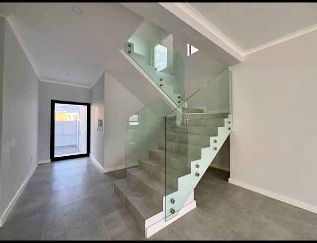 4 BEDROOM HOUSE FOR SALE IN SANDOWN